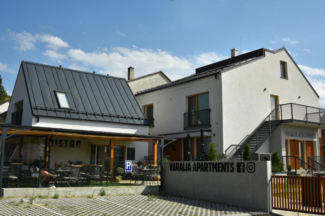 Varalja Apartments Plavecke Podhradie Exterior foto